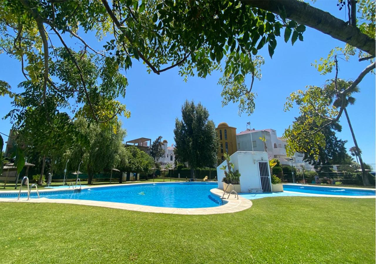 Apartamento En Apartaclub La Barrosa Chiclana de la Frontera Exterior photo